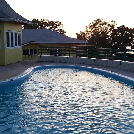 2 Bdr Apt #1 At Ramparts Near Sangster Airport