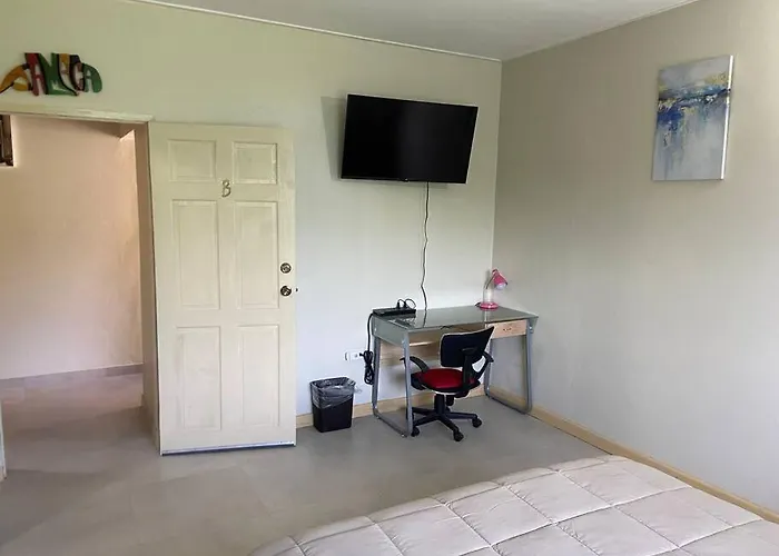 2 Bdr #1 At Ramparts Near Sangster Airport Apartment