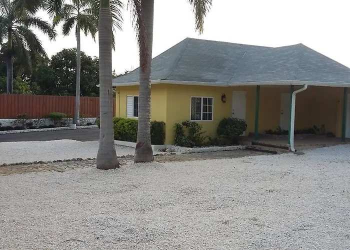 2 Bdr #1 At Ramparts Near Sangster Airport * Montego Bay