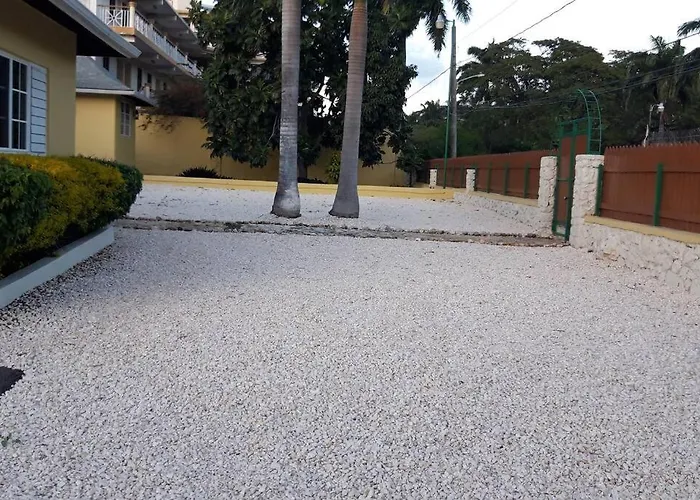 Apartment 2 Bdr #1 At Ramparts Near Sangster Airport *