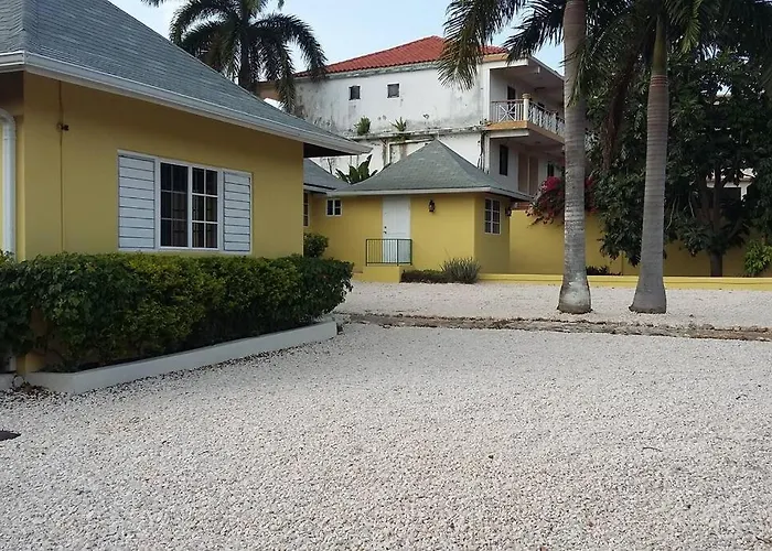 2 Bdr #1 At Ramparts Near Sangster Airport Apartment *